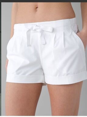 Lululemon Spring Break Away White High Rise Pockets Shorts Pockets Size 6